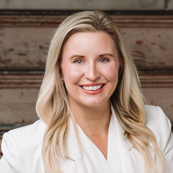 Lindsey Yarborough headshot.